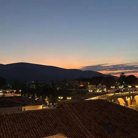 E Gurit - Boutique Hotell Berat