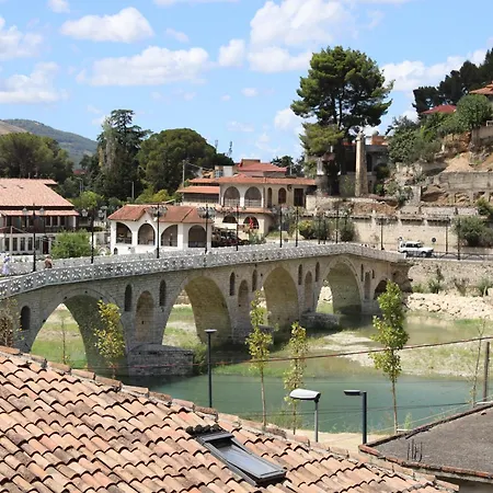 E Gurit - Boutique 3* Berat