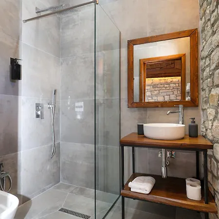 Hotel E Gurit - Boutique