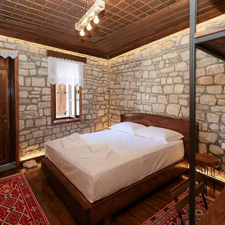 E Gurit - Boutique Berat