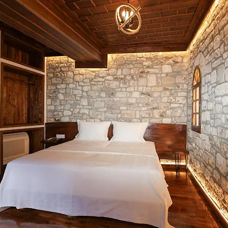 E Gurit - Boutique 3* Berat