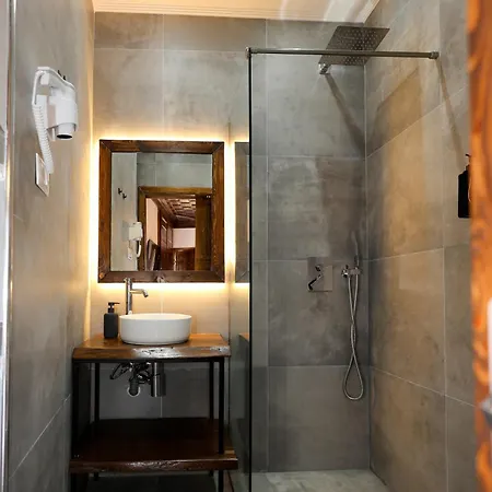 E Gurit - Boutique Szálloda Berat