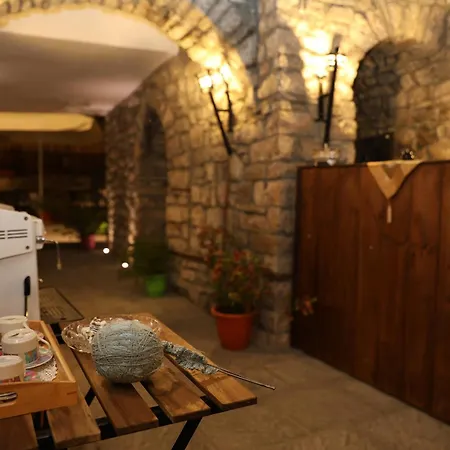 Hotel E Gurit - Boutique