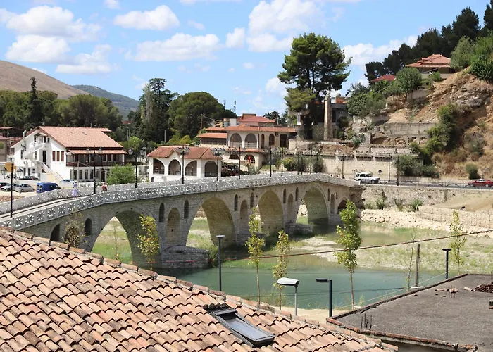 E Gurit - Boutique 3* Berat