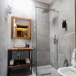 E Gurit - Boutique 3* Berati