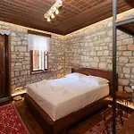 E Gurit - Boutique Berati