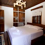 E Gurit - Boutique Berati