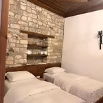 E Gurit - Boutique 3*