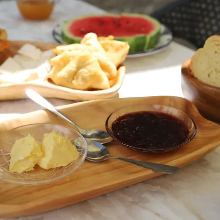 ホテル E Gurit - Boutique 3*