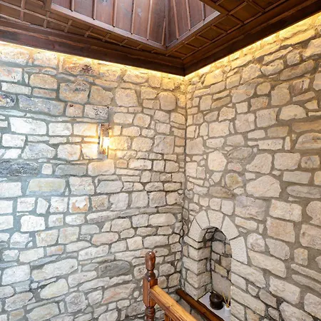 E Gurit - Boutique 3* Berati